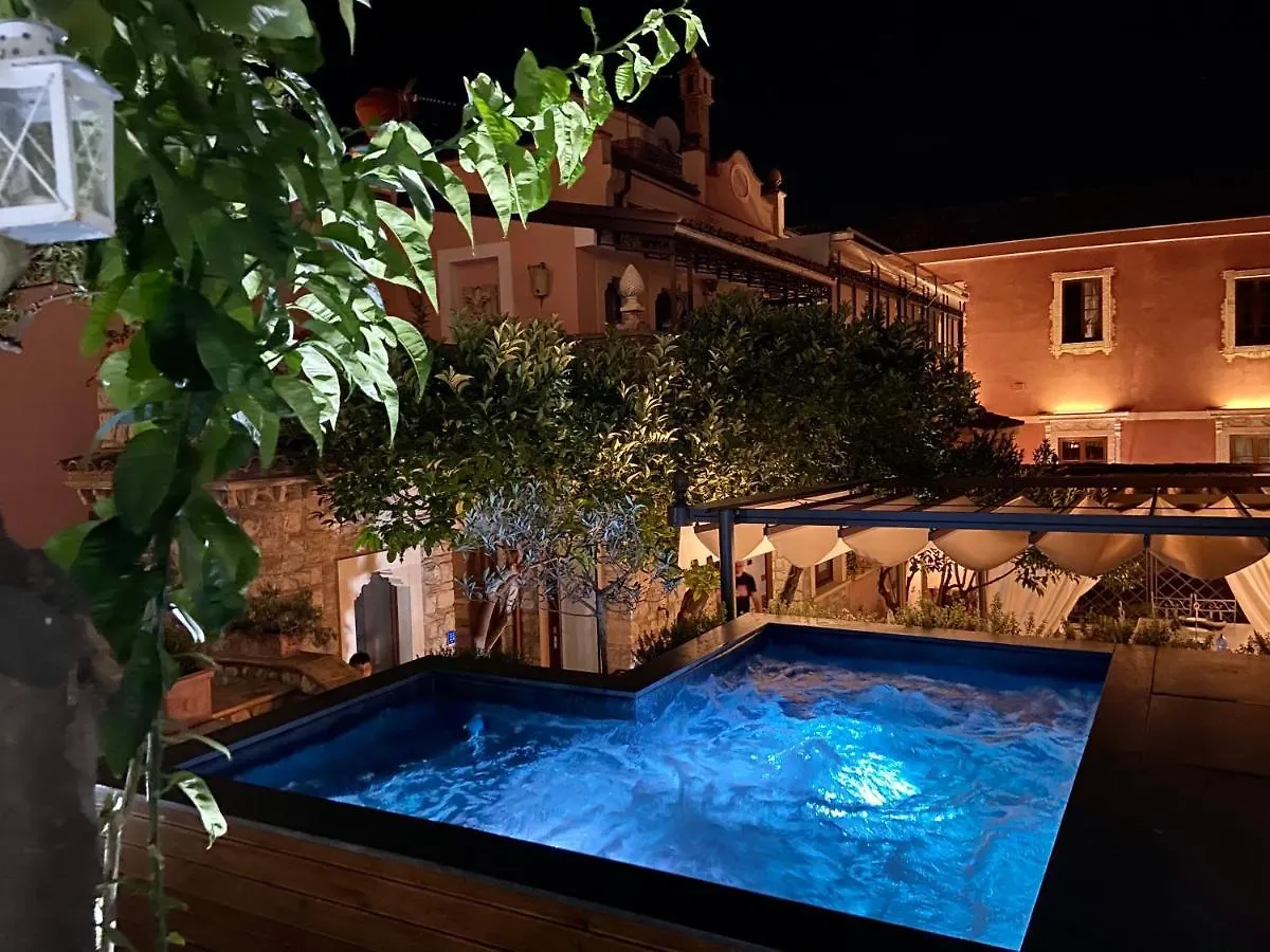 فندق مبيت وإفطار تاورمينا Relais 147 - Luxury B&B