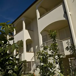Aparthotel Tina Vada